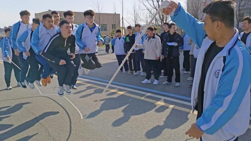 mg冰球突破中职学院“绳”采飞扬，跃动青春跳大绳角逐