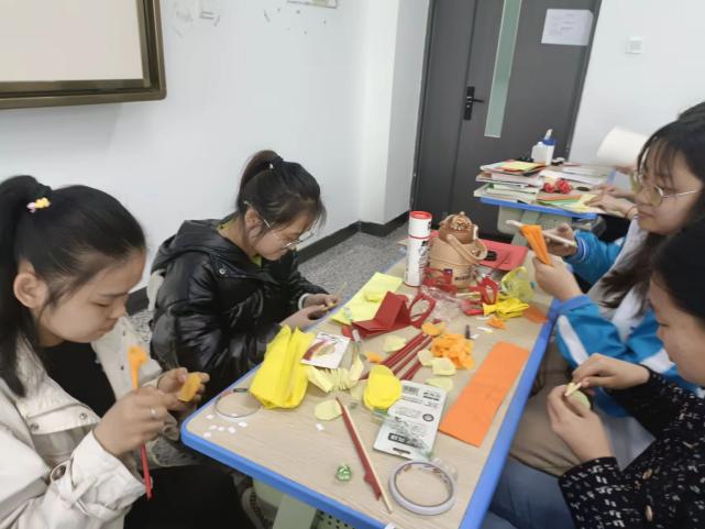 “意见意义剪纸”大赛