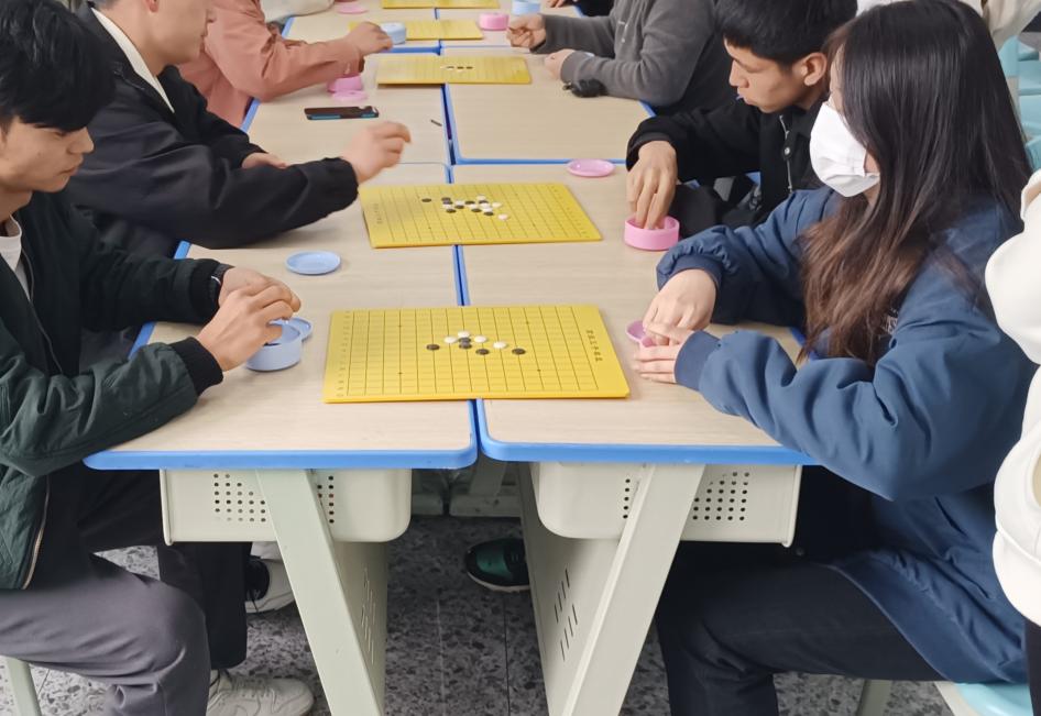 以棋会友——经济治理学院“五子棋文化交流赛”活动