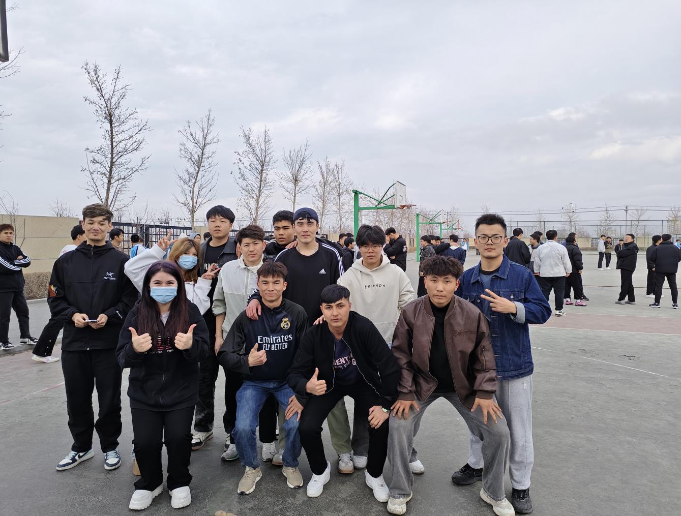 青春聚力展风范 团结拼搏勇争先