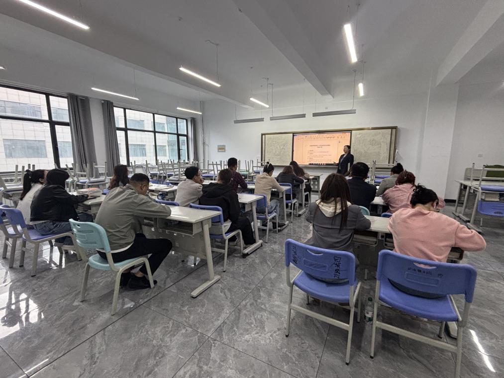 匠心筑梦展经管风范，产教融合启职教新程——mg冰球突破经济治理学院开展2025职教周专业特色计划钻研会