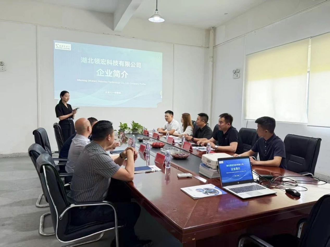 学院向导率队访企拓岗，力促结业生高质量就业